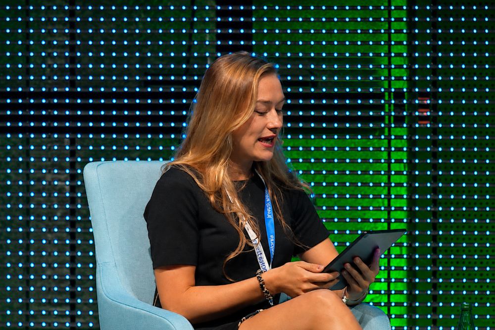 Enelin Toneva on stage at Latitude59